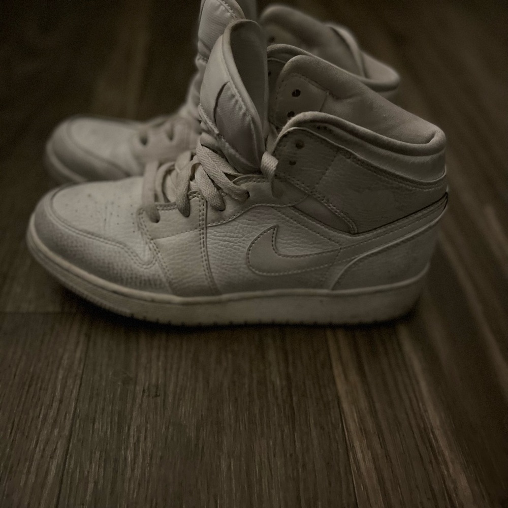 Nike high tops 5.5 youth